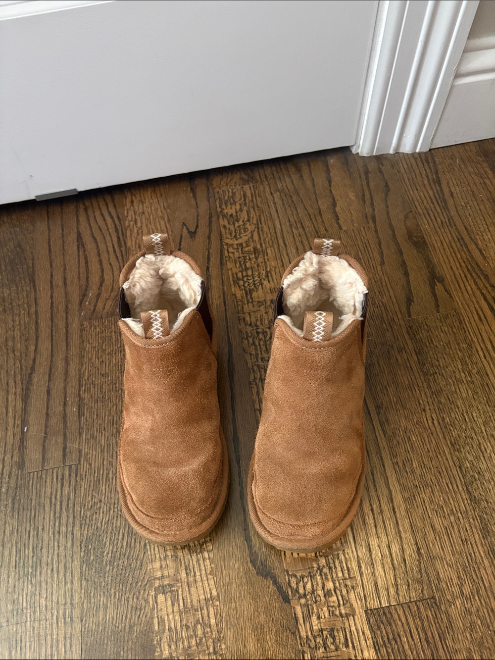 UGG Kids Chestnut Suede Fleece-Lined Ankle Boots